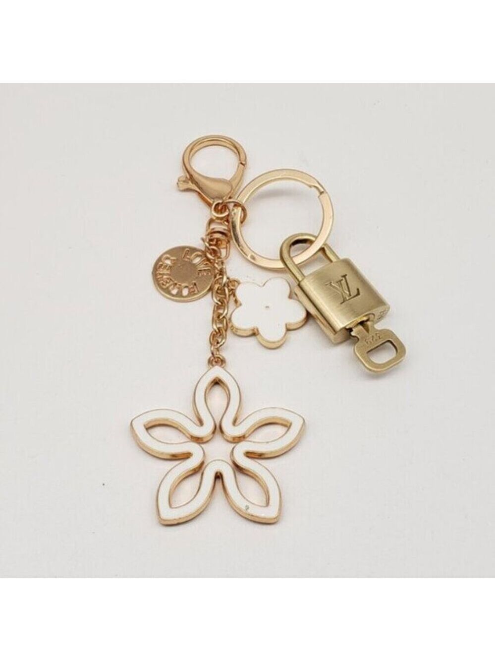 Louis Vuitton Authentic Gold Padlock 🔑 Key + Stylish Unbranded Clover Bag Charm - Picture 11 of 13